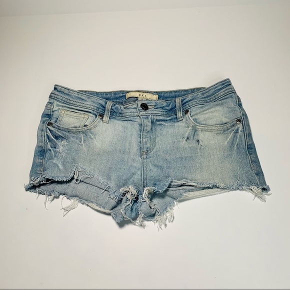 Forever 21 Pants - XXI jean shorts distressed short shorts size 26